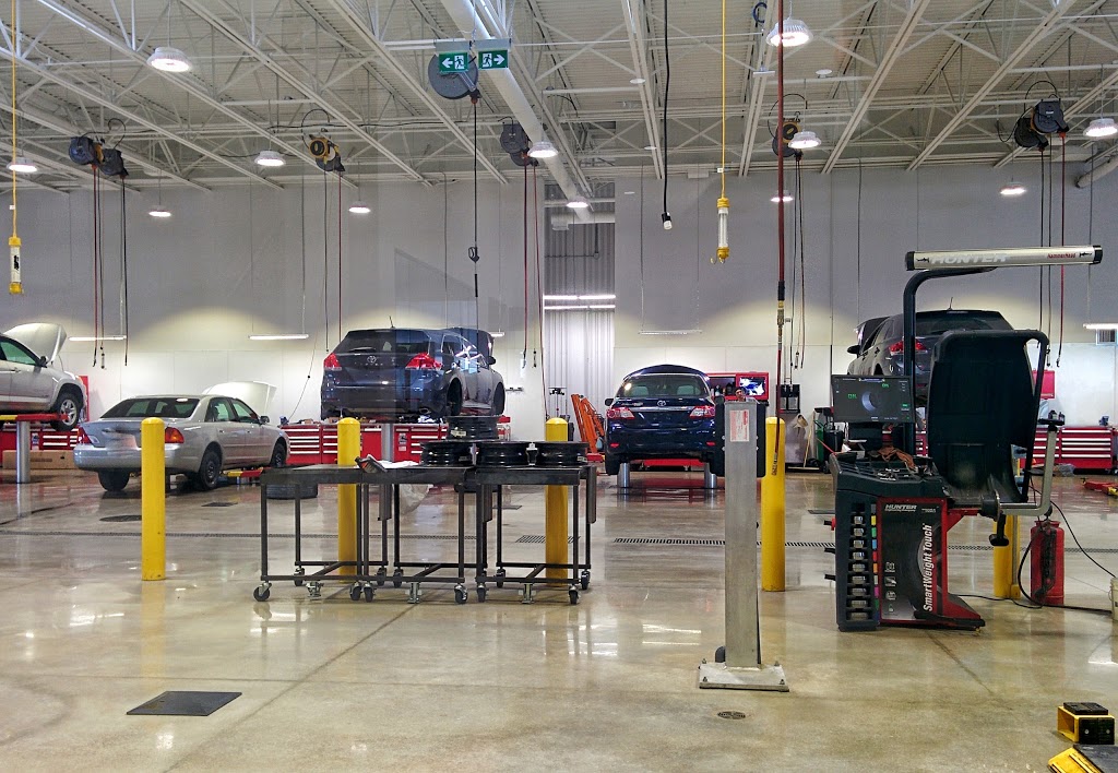 Dixie Toyota | 1600 Toyo Circle, Mississauga, ON L4W 0E7, Canada | Phone: (905) 238-6000