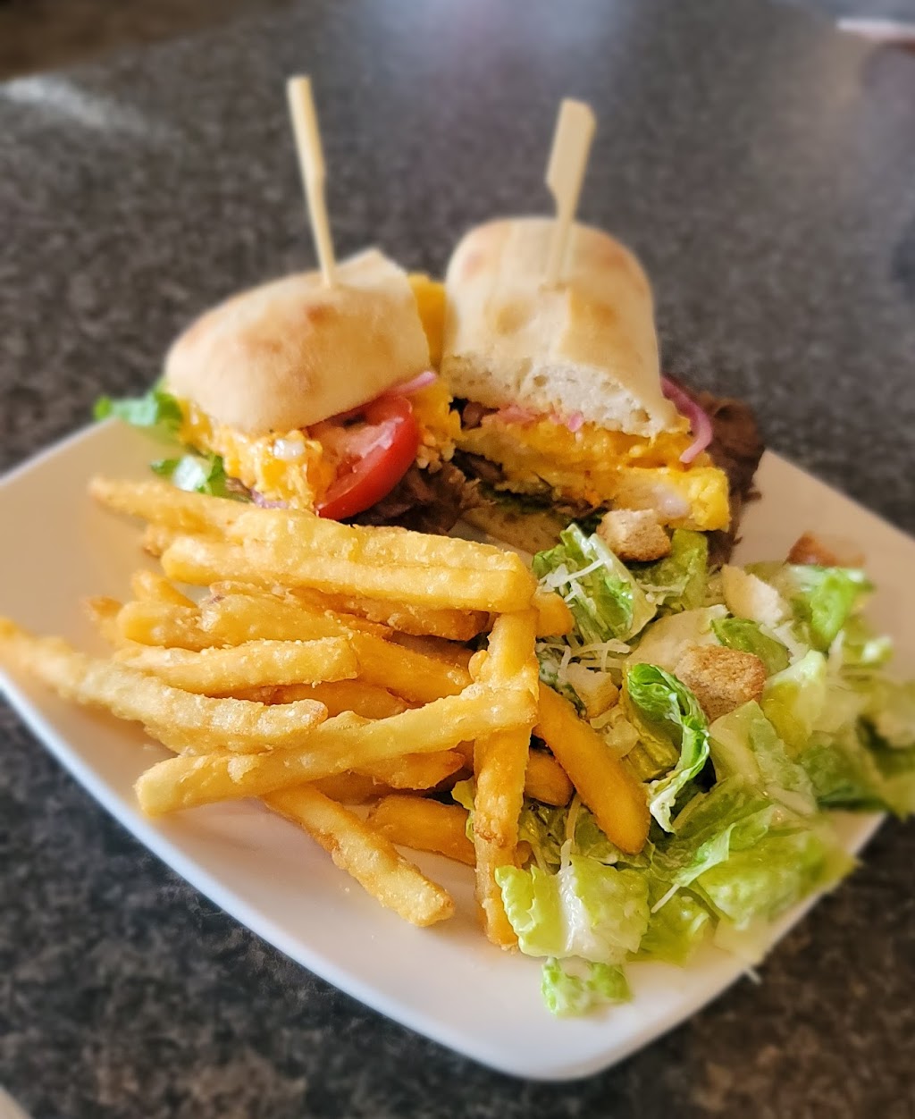 Clubhouse Casual | 2700 2 St S, Cranbrook, BC V1C 4H8, Canada | Phone: (778) 520-2522