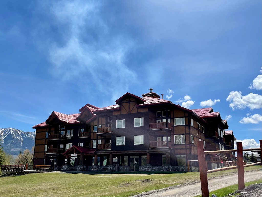 Cornerstone Lodge | 5339 Fernie Ski Hill Rd, Fernie, BC V0B 1M0, Canada | Phone: (888) 423-6855