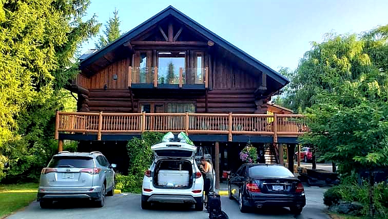 The Log House Inn | 1357 Elmwood Dr, Pemberton, BC V0N 2L0, Canada | Phone: (604) 894-6000