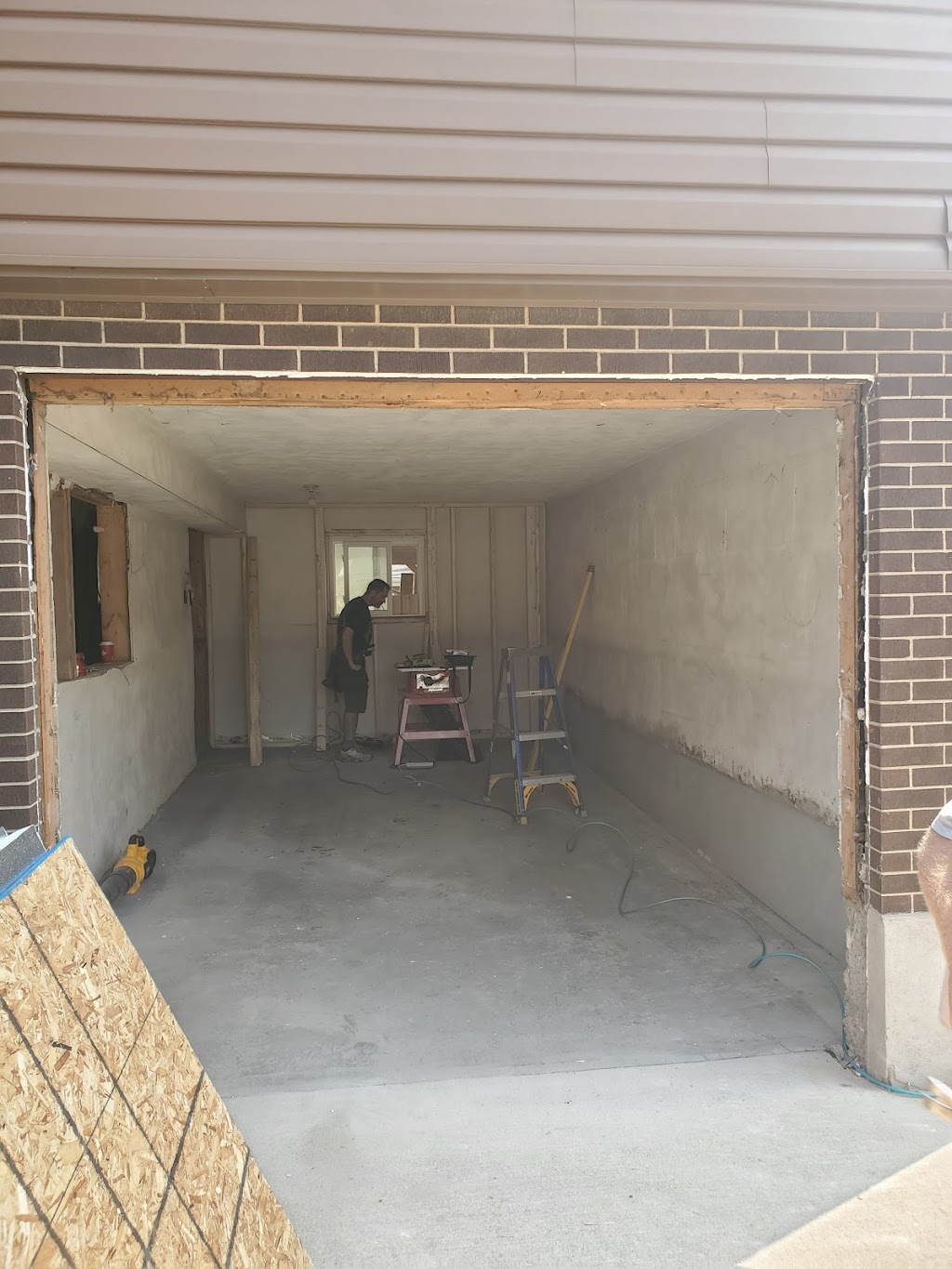 Elevate Demolition & Junk Removal | 1949 Berletts Rd, St. Agatha, ON N0B 2L0, Canada | Phone: (519) 993-6062