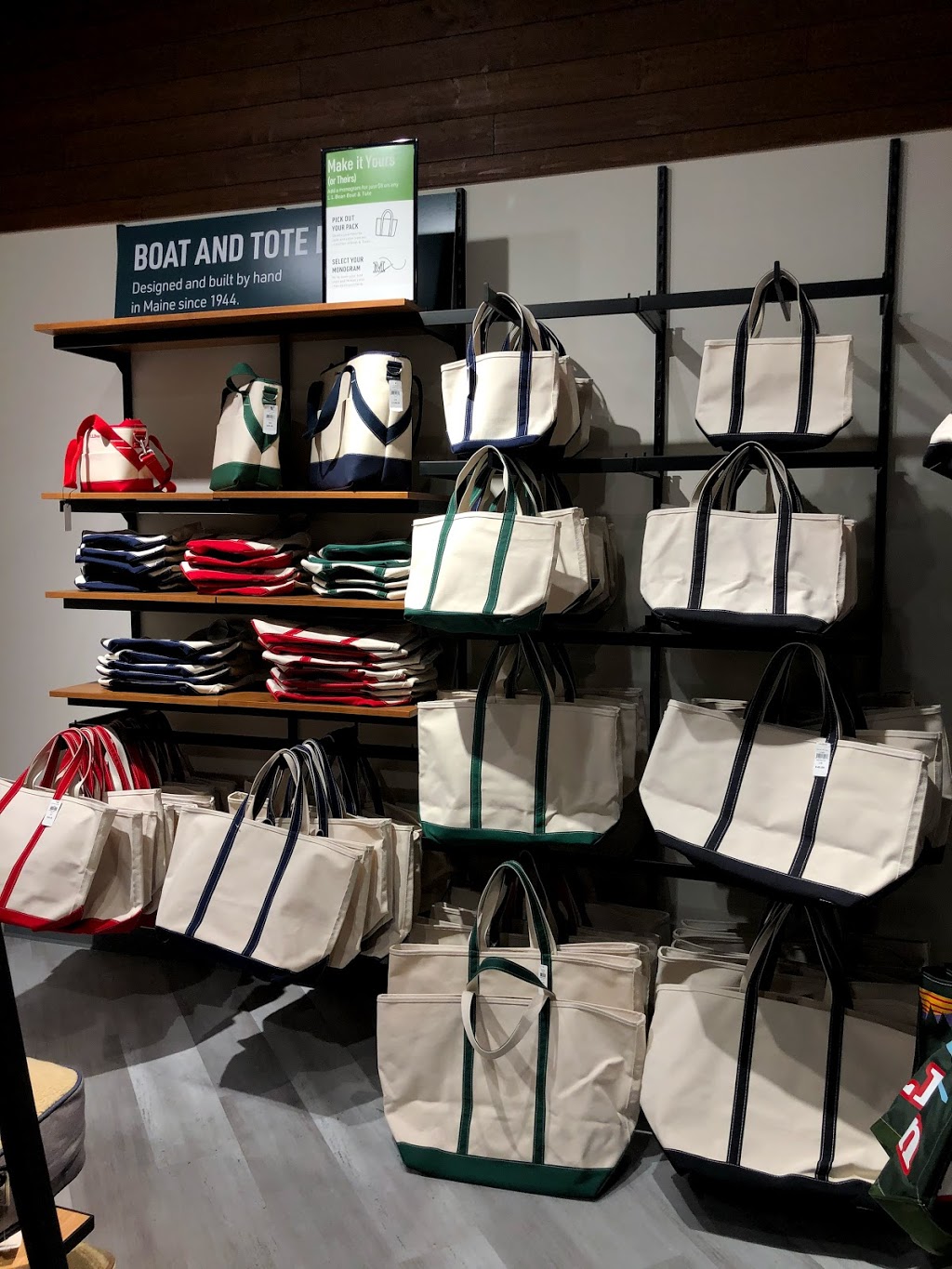 L.L.Bean | Oakville Place, 240 Leighland Ave Unit #165, Oakville, ON L6H 3H6, Canada | Phone: (289) 837-1152