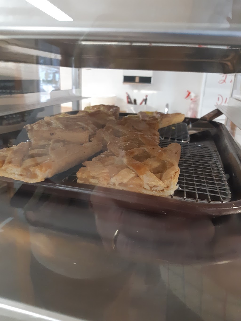 Boulangerie Au Vieux Four Ltee | 1016 Rue Valiquette, Sainte-Adèle, QC J8B 2M3, Canada | Phone: (450) 229-5412