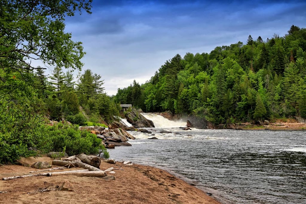 Parc des Chutes de Montauban | 100-190 Route du Moulin, Notre-Dame-de-Montauban, QC G0X 1W0, Canada | Phone: (418) 336-2640