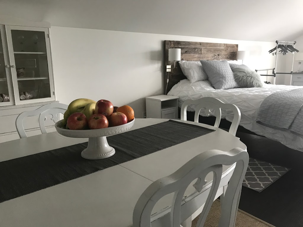 The Old Schoolhouse Inn B&B | 47390 Fairfield Rd, Chilliwack, BC V2P 7Z7, Canada | Phone: (604) 799-3206