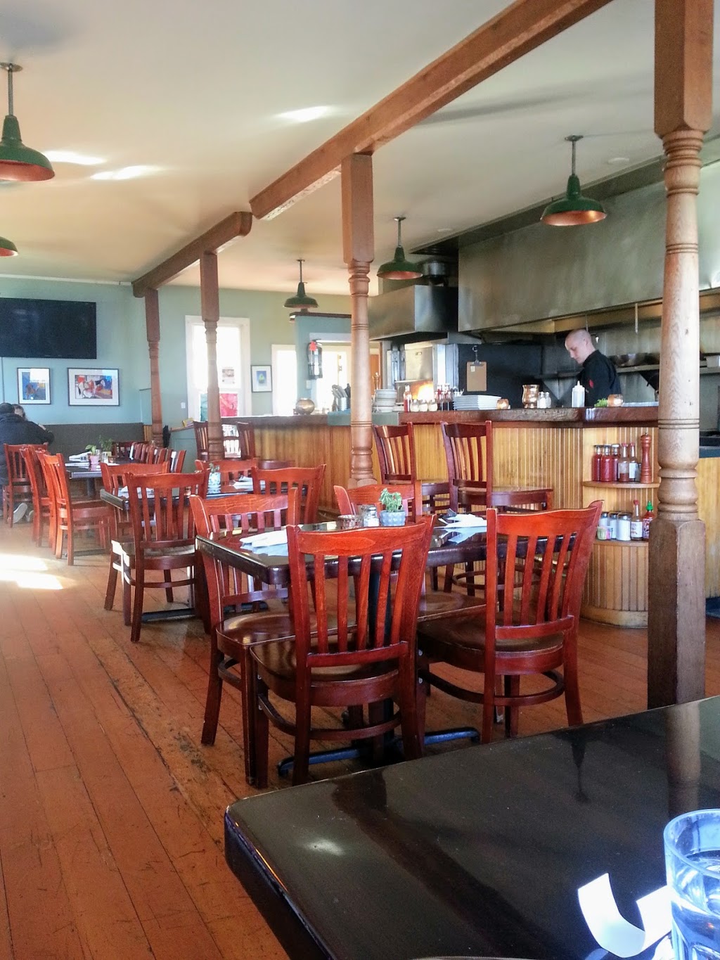 Beach Store Cafe | 2200 N Nugent Rd, Lummi Island, WA 98262, USA | Phone: (360) 758-2233
