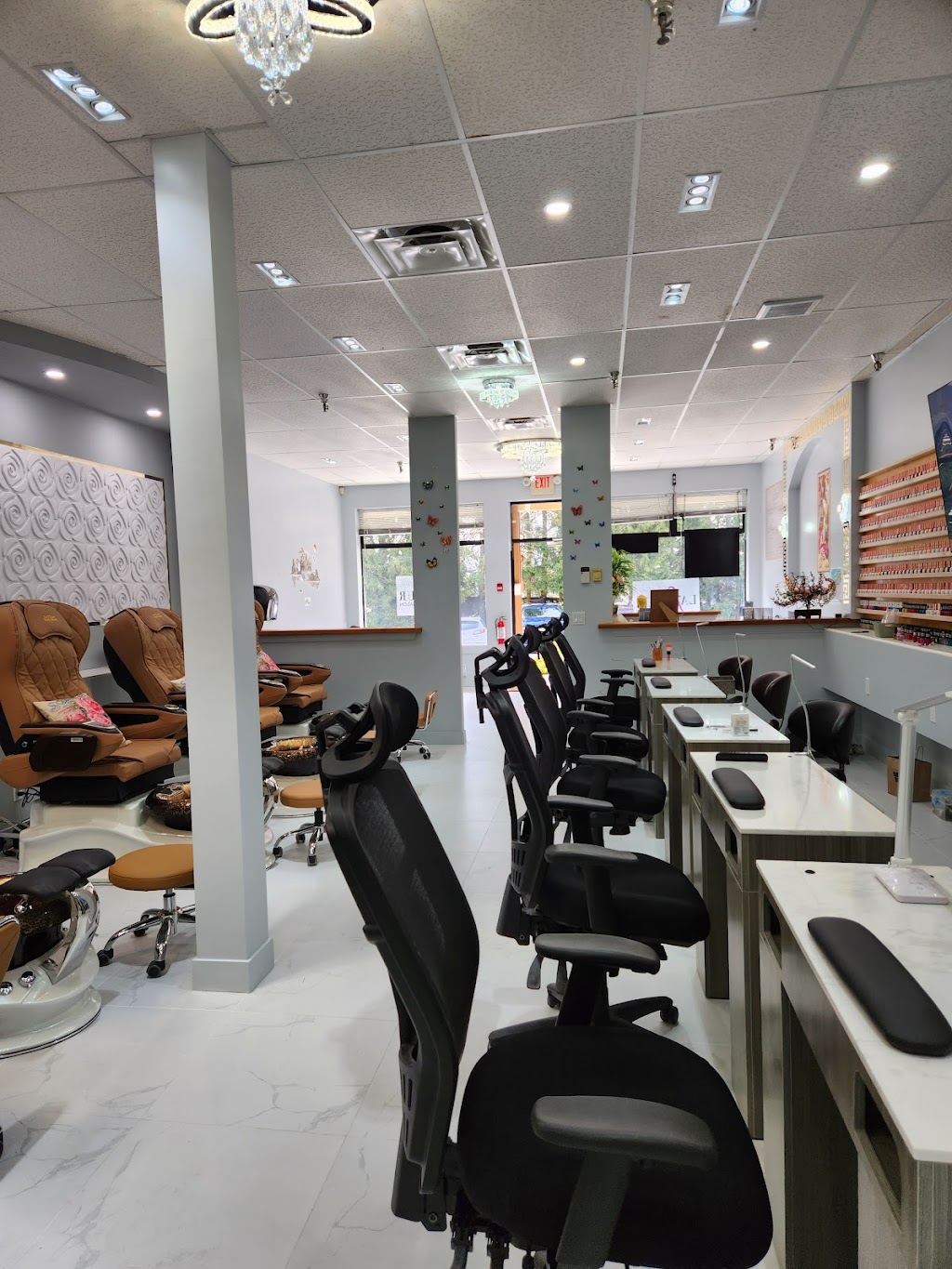 La Fleur Nails Salon | 4871 Joyce Ave #103, Powell River, BC V8A 5P4, Canada | Phone: (236) 328-0021