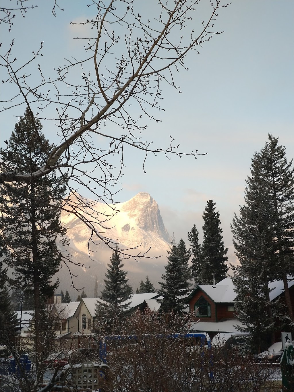 Alpen Suite Bed And Breakfast | 402 Canyon Close, Canmore, AB T1W 1H4, Canada | Phone: (403) 609-0937