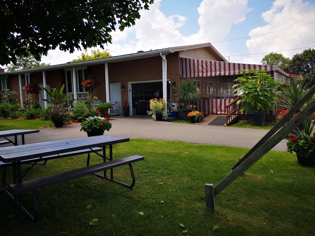 Terrasse Lamoureux | 1574 QC-132, Saint-Anicet, QC J0S 1M0, Canada | Phone: (450) 264-4750