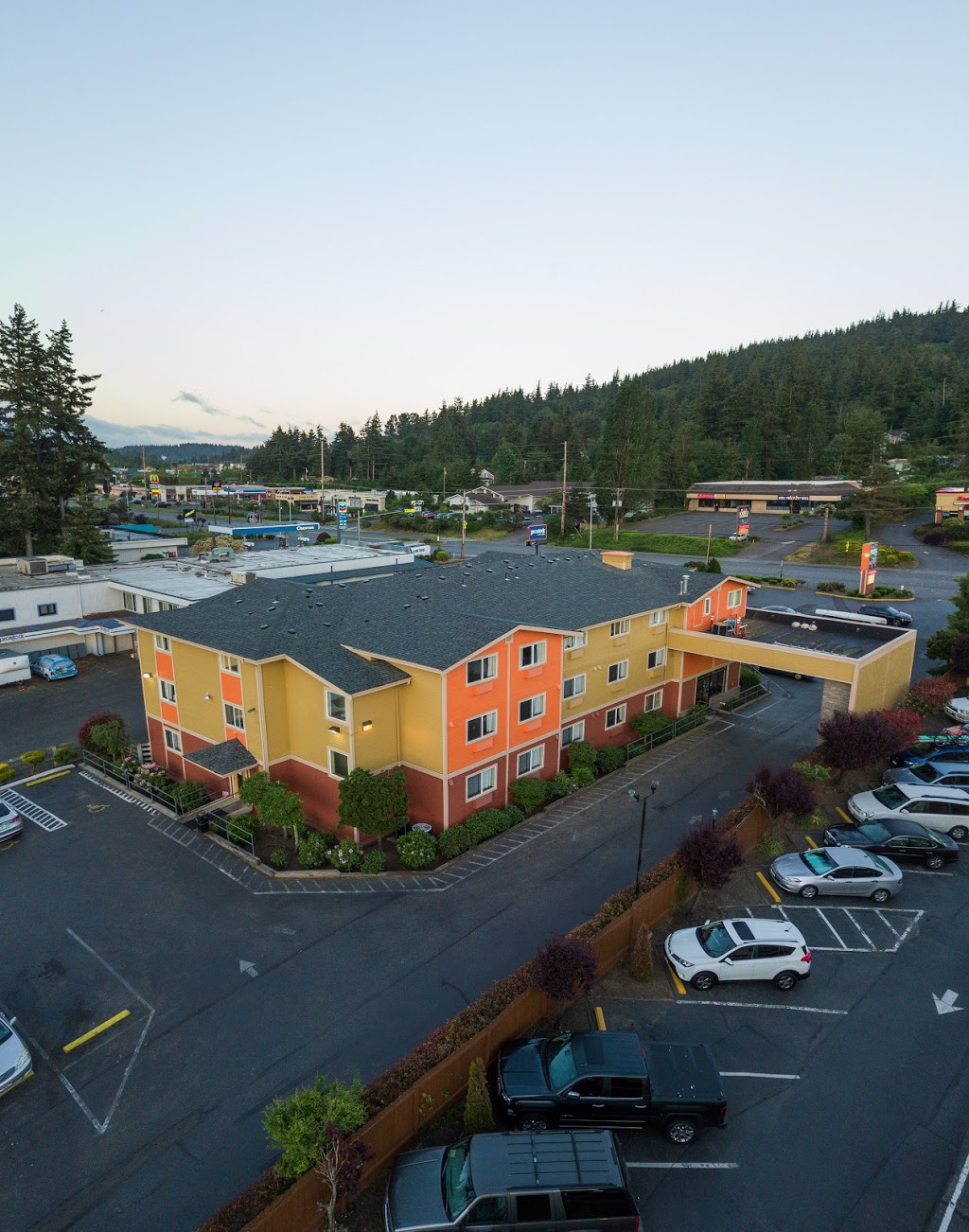 Bay City Motor Inn | 116 N Samish Way, Bellingham, WA 98225, USA | Phone: (360) 676-9191