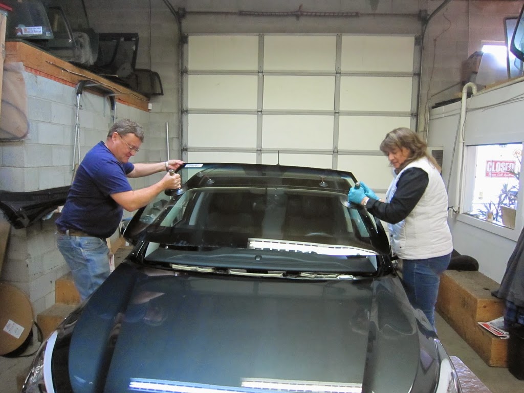 Rods Auto Glass & Upholstery | 2986 Boys Rd, Duncan, BC V9L 6W4, Canada | Phone: (250) 748-4466