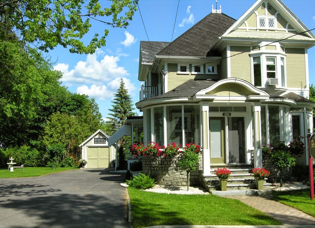 La Maison Drew B&B | 206 Rue des Pins, Magog, QC J1X 2H9, Canada | Phone: (819) 843-8480