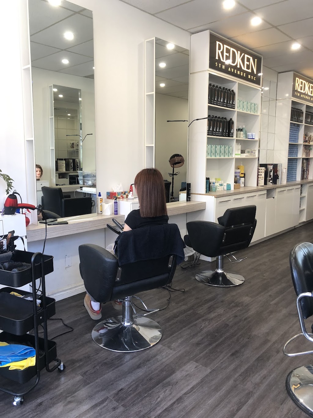 Cherry Salon | 685 Bd de la Côte Vertu, Saint-Laurent, QC H4L 1Y2, Canada | Phone: (514) 999-1892