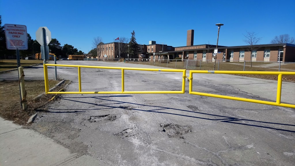 John D Parker Junior School | 202 Mt Olive Dr, Etobicoke, ON M9V 3Z5, Canada | Phone: (416) 394-7530