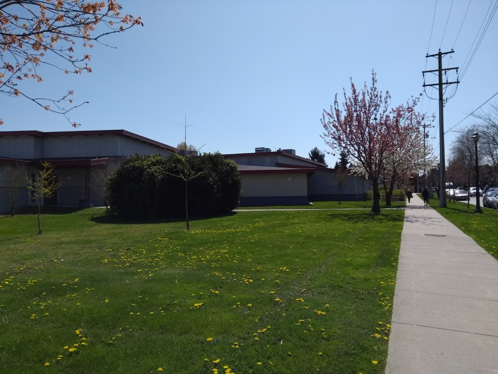 Richmond Secondary School | 7171 Minoru Blvd, Richmond, BC V6Y 1Z3, Canada | Phone: (604) 668-6400