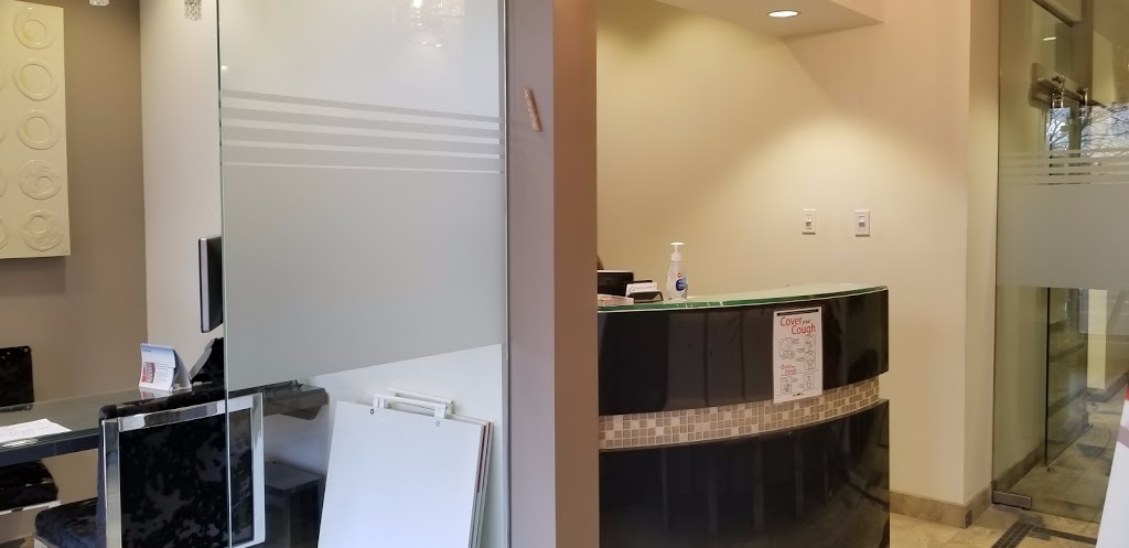 Emergency Dental Office | 7241 Bathurst St Unit 13, Thornhill, ON L4J 3W1, Canada | Phone: (905) 764-5399