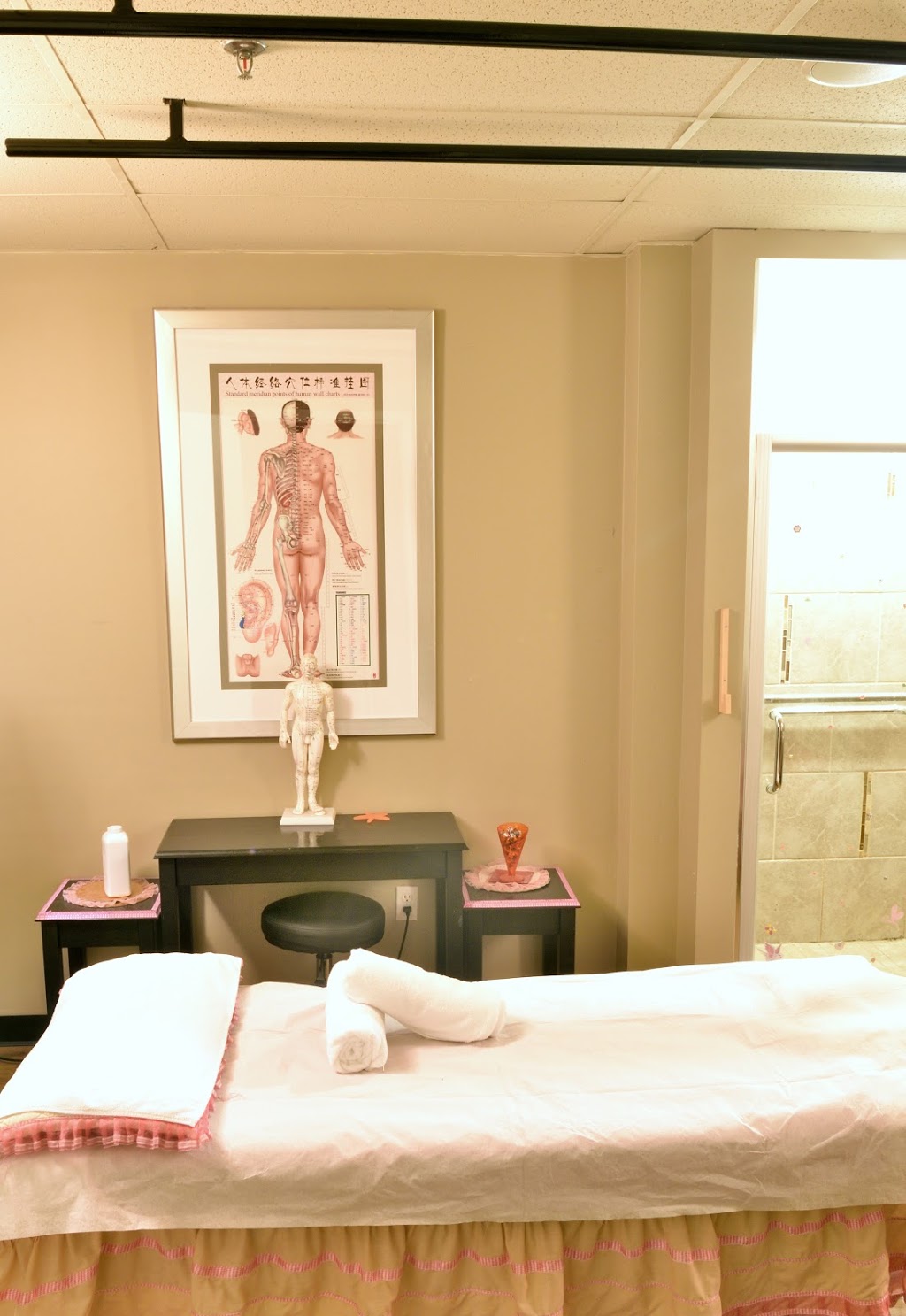 Lotus Wellness Centre & Massage Spa | 9011 Leslie St #111, Richmond Hill, ON L4B 3B6, Canada | Phone: (905) 886-6011