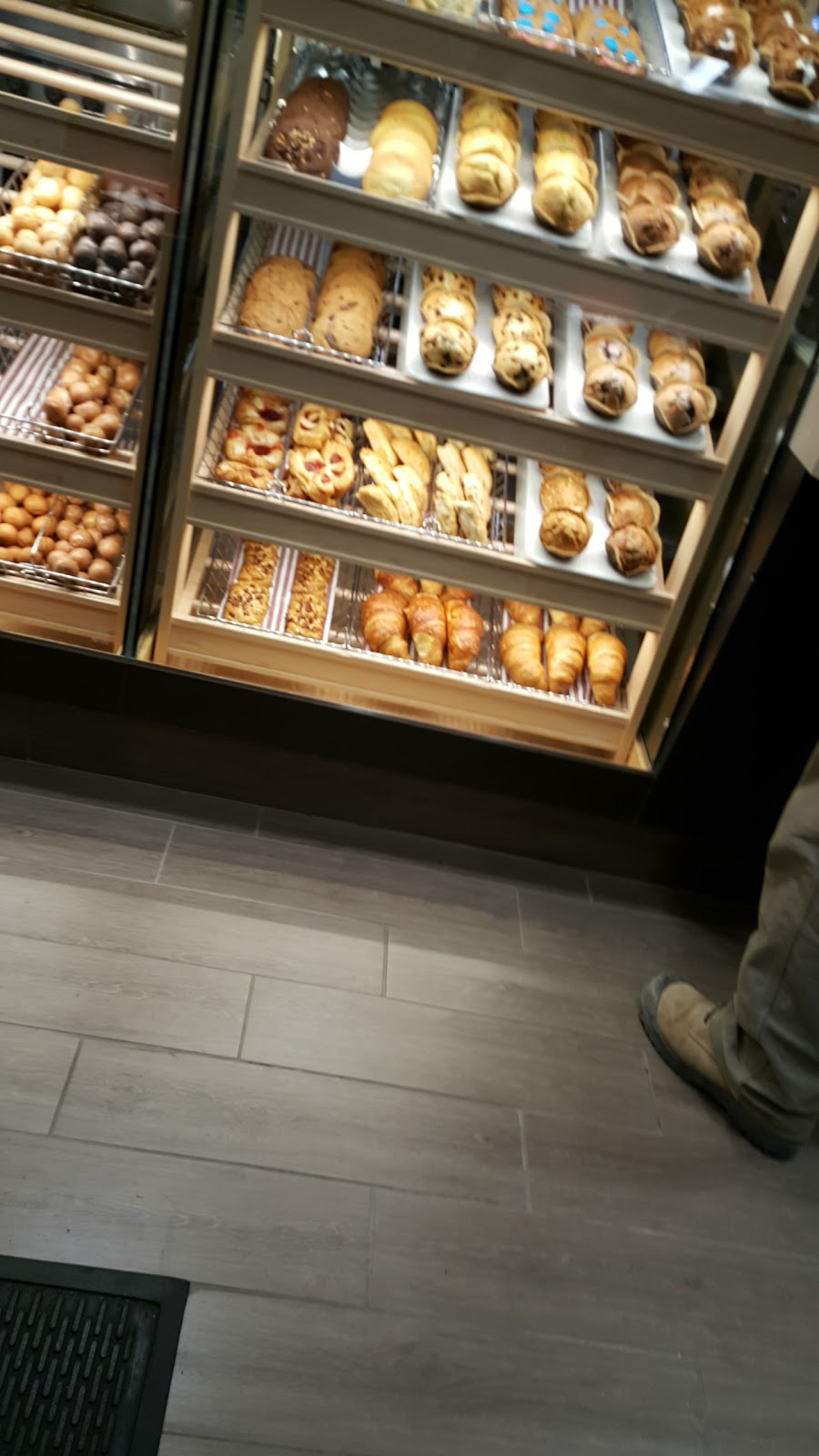 Tim Hortons | 5980 Hurontario St, Mississauga, ON L5R 3T6, Canada | Phone: (905) 502-1436