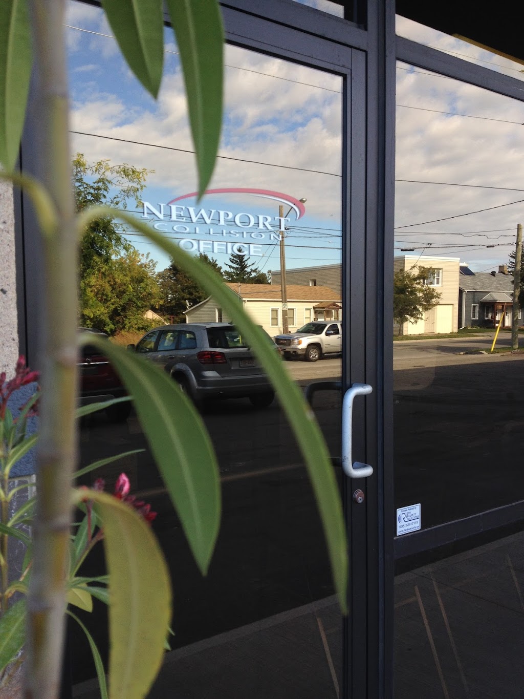 Newport Collision Service Inc | 41 St Paul St W, St. Catharines, ON L2S 2C3, Canada | Phone: (905) 984-3368