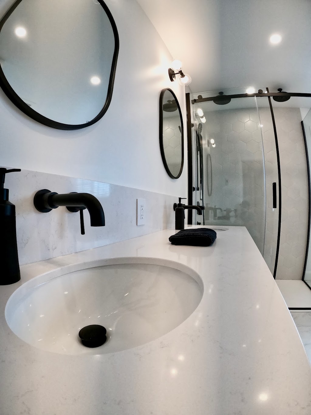 Rhéaume & Venne Plomberie Inc. (Siège Social) | 560 Bd Roland-Godard, Saint-Jérôme, QC J7Y 4G8, Canada | Phone: (450) 848-8188