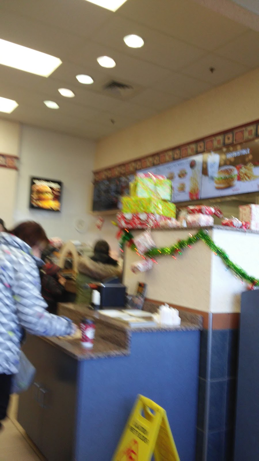 McDonalds | 1600 Boulevard Royal, Shawinigan, QC G9N 8S8, Canada | Phone: (819) 537-1111