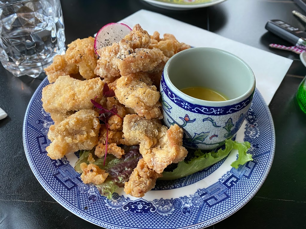 Gon Bui Restaurant Bar | 2133 Boul. le Carrefour, Laval, QC H7S 2J7, Canada | Phone: (579) 934-0888