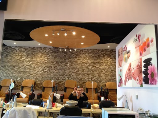 ARTISTIC NAILS and SPA | 2446 Bank St, Ottawa, ON K1V 1A4, Canada | Phone: (613) 695-8788