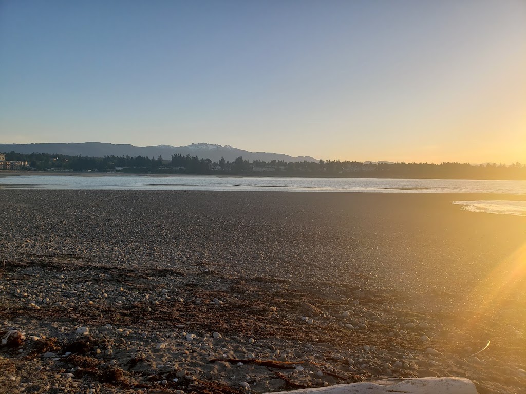 Sea Edge Motel | 209 Island Hwy W, Parksville, BC V9P 0B1, Canada | Phone: (250) 248-8377