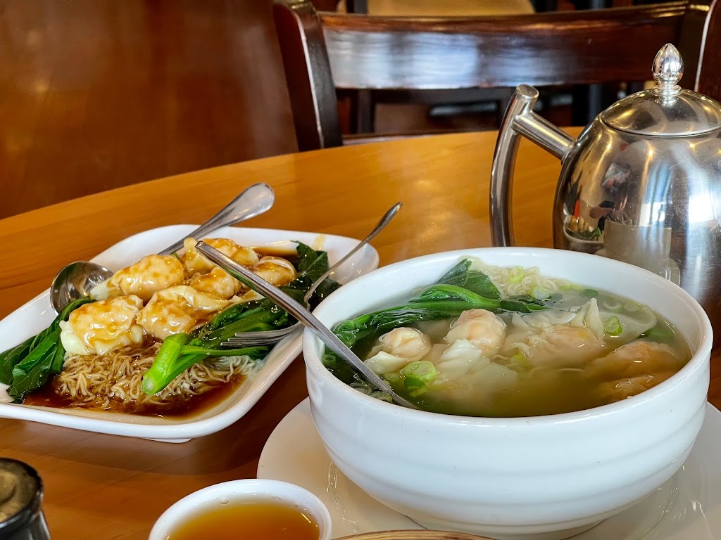 Golden Dragon Palace | 7000 McLeod Rd Suite 8, Niagara Falls, ON L2G 7K3, Canada | Phone: (905) 356-8668