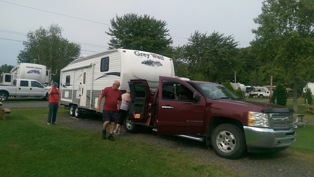 Camping Alouette | Camping VR et chalets Parkbridge | 3449 De LIndustrie, Saint-Mathieu-de-Beloeil, QC J3G 4S5, Canada | Phone: (450) 464-1661