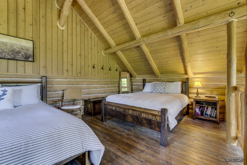 Le Chalet du Randonneur | 40 Route de lÉglise, Notre-Dame-des-Bois, QC J0B 2E0, Canada | Phone: (819) 888-2785