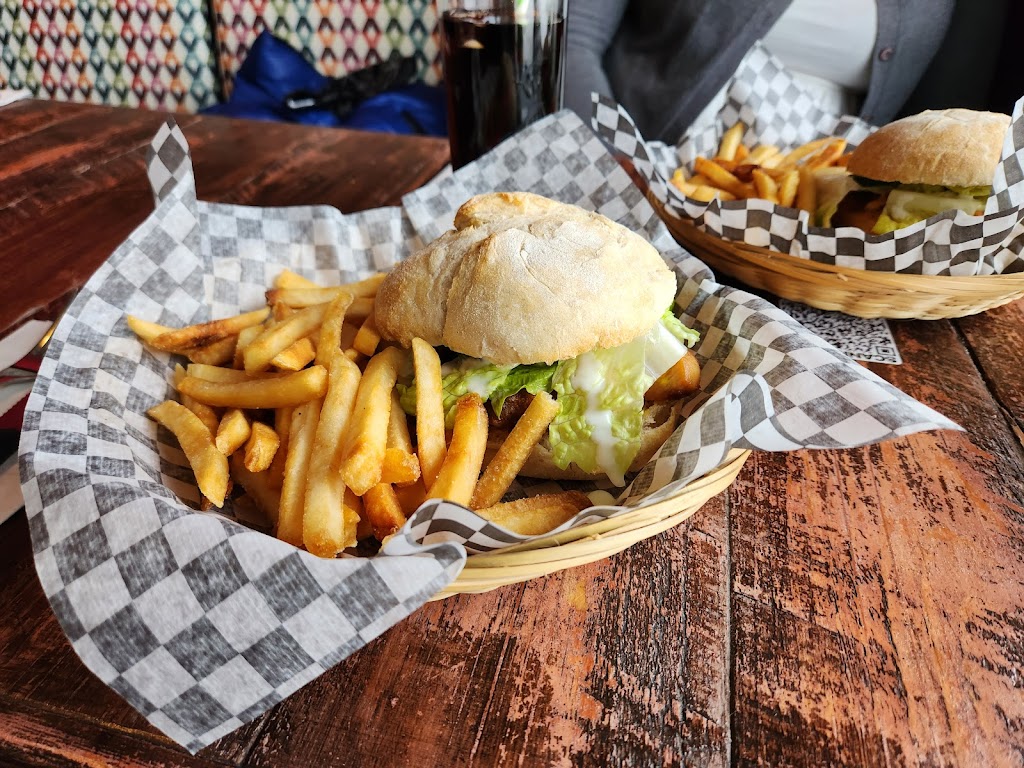 Rôtisserie Quatro - Manger terrasse/intérieur ou Pickup | 825 Chem. de Saint-Jean, La Prairie, QC J5R 5E6, Canada | Phone: (450) 659-5374