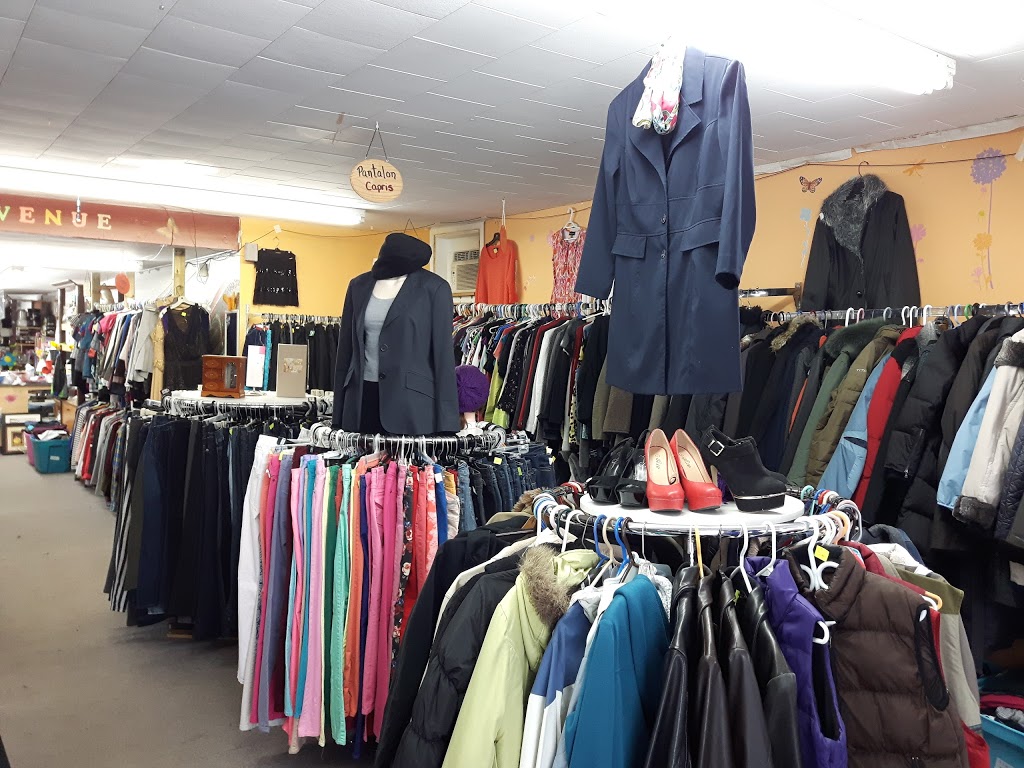 Friperie boomrang loulou | 10745 Boulevard de lOrmière, Québec, QC G2B 3L5, Canada | Phone: (418) 842-0211