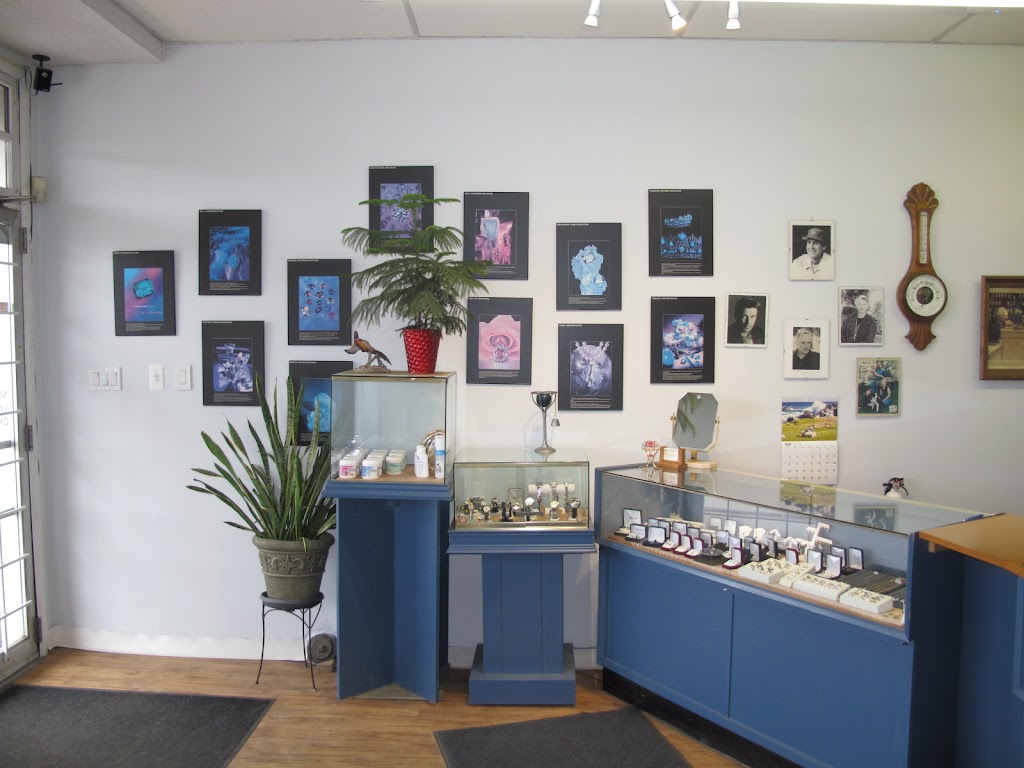 Roberts Repair & Custom Designs | 638 16 Ave NW, Calgary, AB T2M 0J7, Canada | Phone: (403) 289-8978