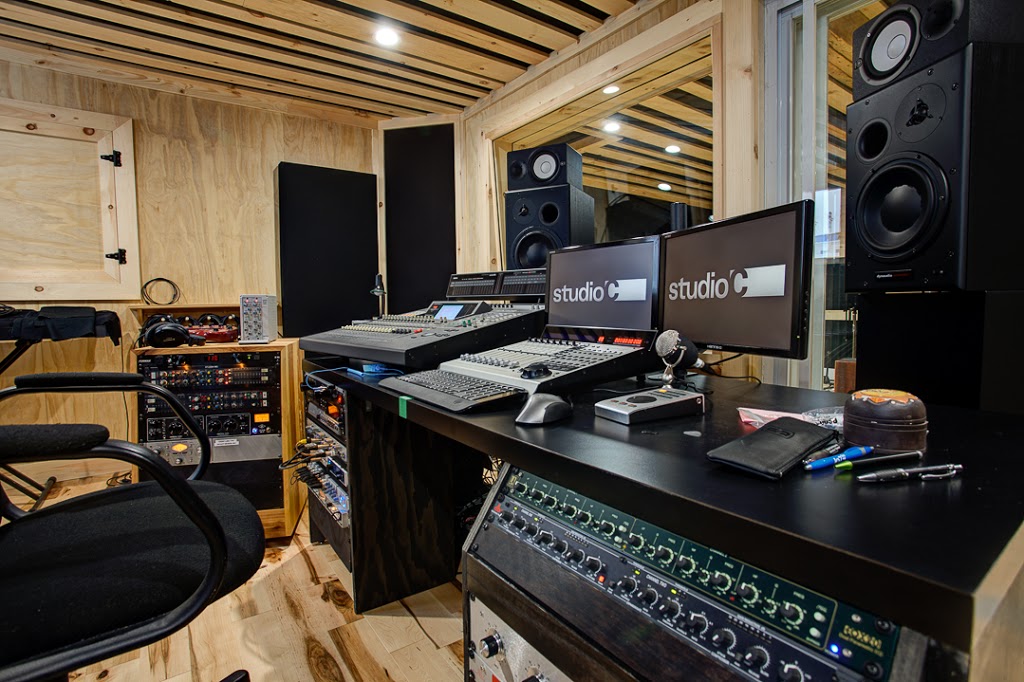 Studio C | 420 12e Avenue S, Sherbrooke, QC J1G 1R8, Canada | Phone: (819) 570-0795