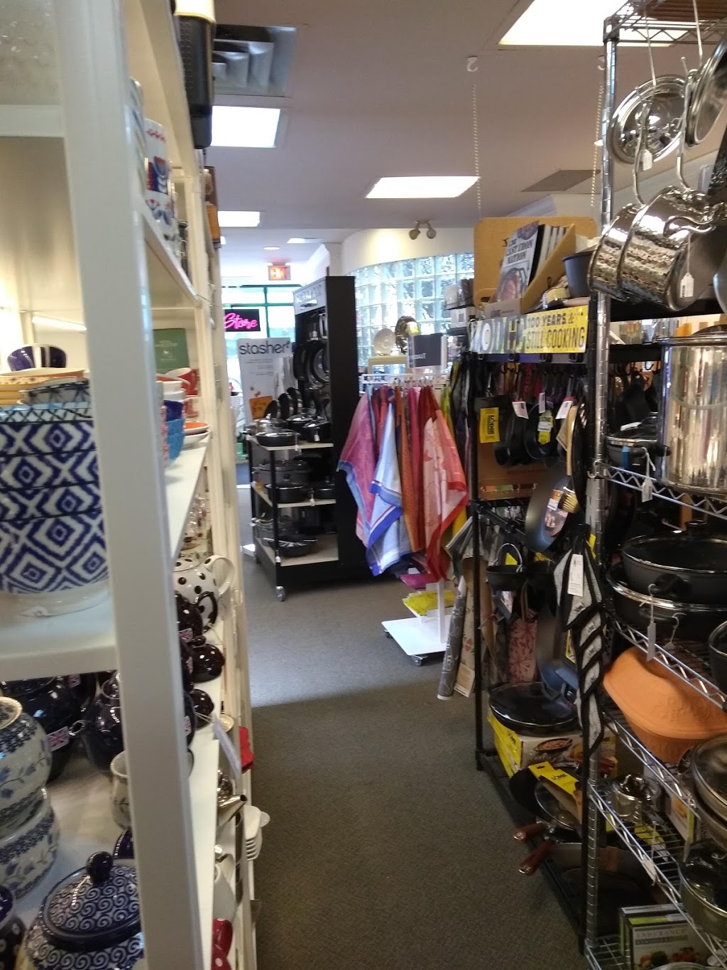 Nicetys | 146 Lakeshore Rd E, Oakville, ON L6J 1H4, Canada | Phone: (905) 338-0275