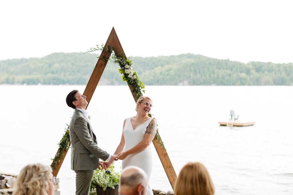 Country Rose Flowers & Garden | 13513 ON-118, Haliburton, ON K0M 1S0, Canada | Phone: (705) 457-3774