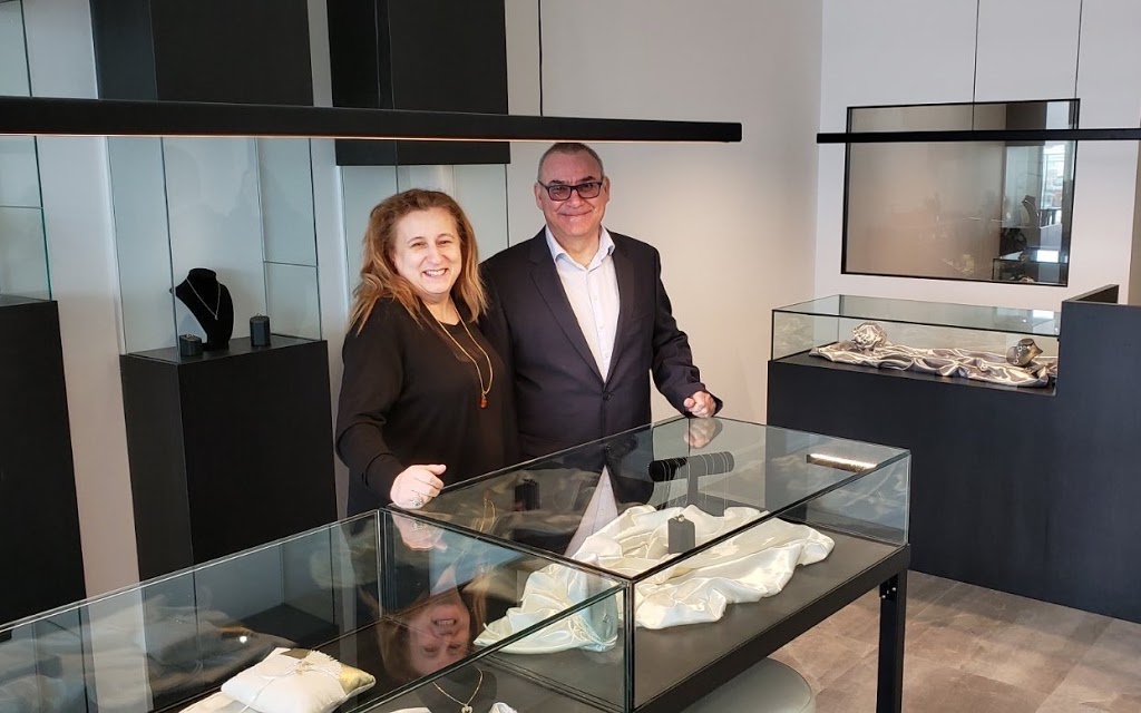 Kujumdziev Jewellery | 861 Browns Line, Etobicoke, ON M8W 3W2, Canada | Phone: (416) 255-5859