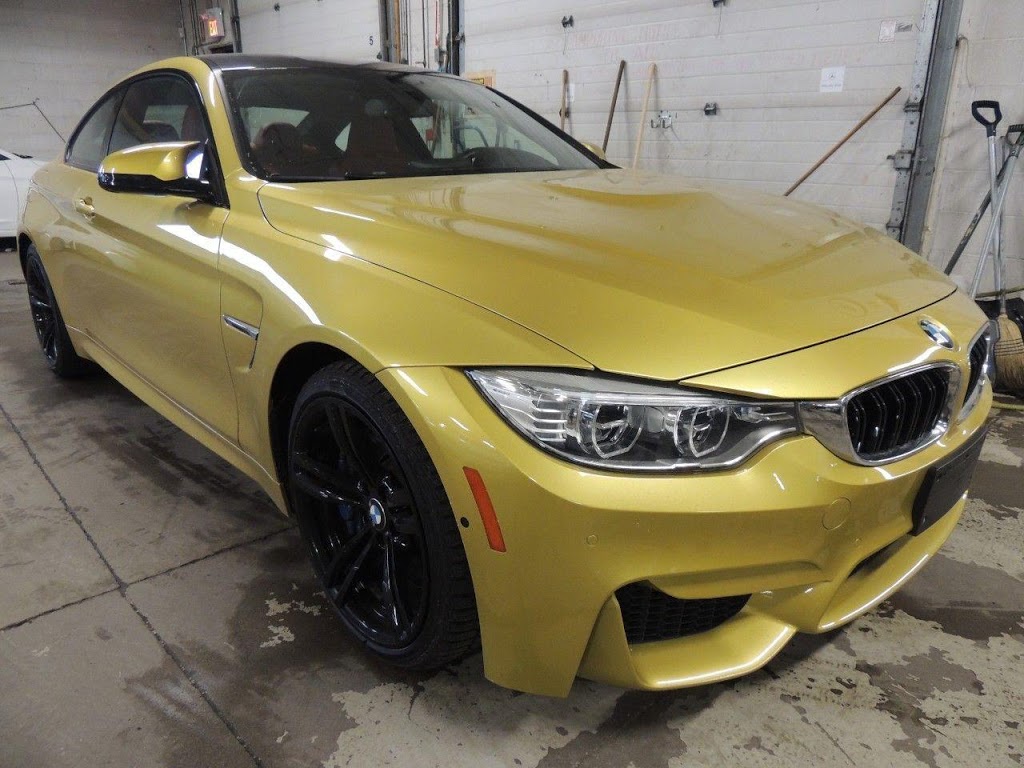 Eknoor Auto Sales | 1680 Sismet Rd, Mississauga, ON L4W 1R4, Canada | Phone: (888) 472-6551