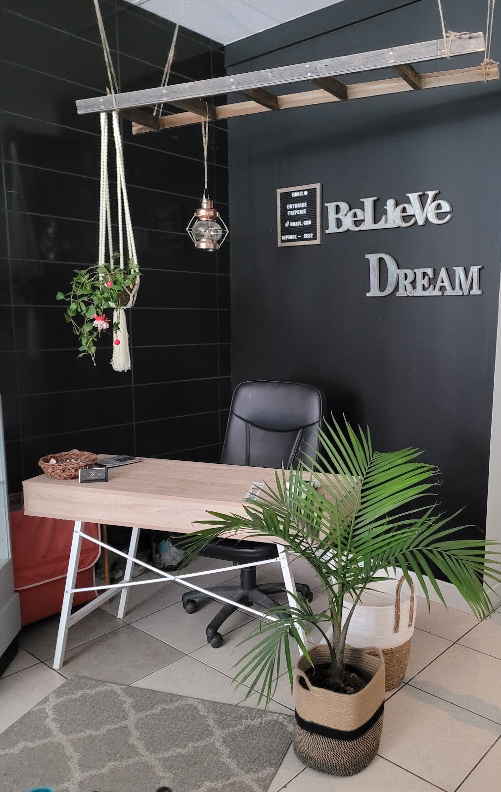 Friperie entraide | 54 Rue Augusta, Sorel-Tracy, QC J3P 1A3, Canada | Phone: (450) 808-8621