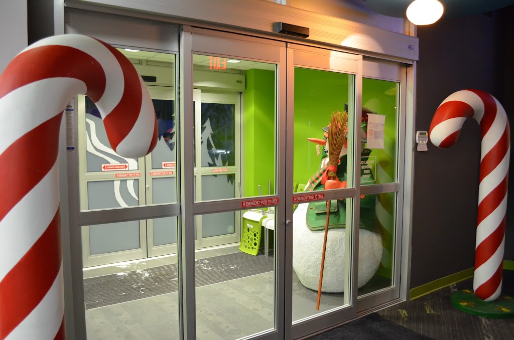 Pinheads Bowling | 30 Monashee Rd, Vernon, BC V1B 3M1, Canada | Phone: (778) 475-2695