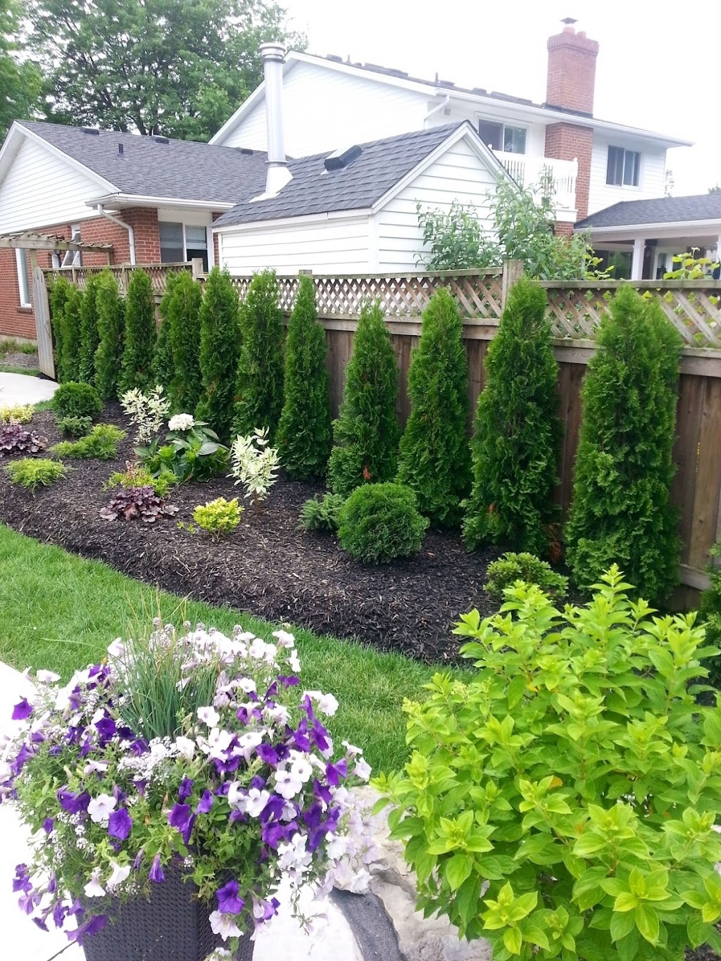 Dutchies Landscaping | 4471 Spring Creek Rd, Lincoln, ON L0R 2C0, Canada | Phone: (905) 348-5836