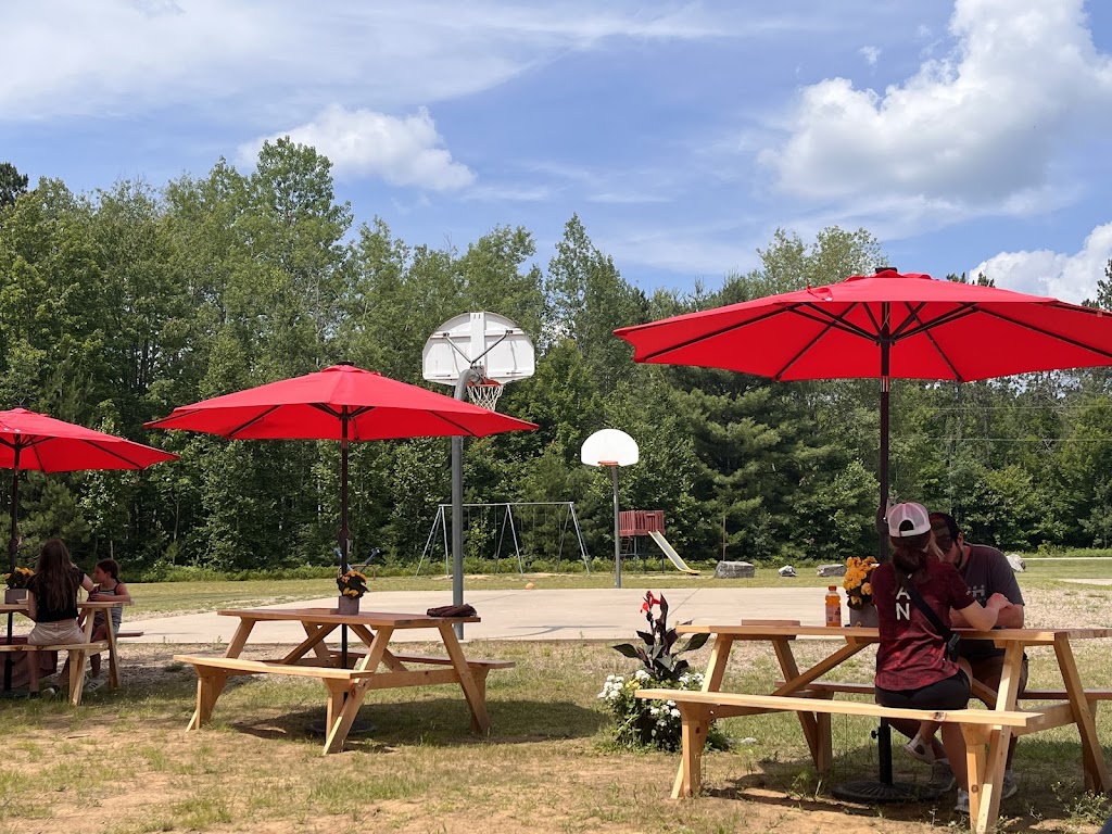 Salut Outdoor Bistro | 21 Allingham Ln, Combermere, ON K0J 1L0, Canada | Phone: (613) 318-6000