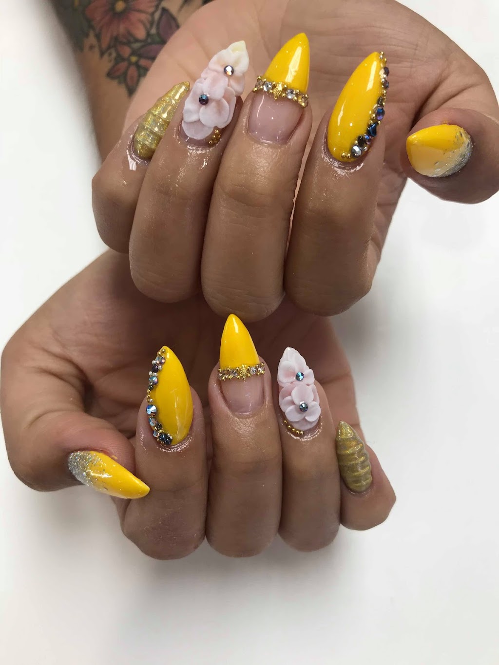 J and J Nails and Spa | 880 Ellice Ave, Winnipeg, MB R3G 0C6, Canada | Phone: (204) 955-2883