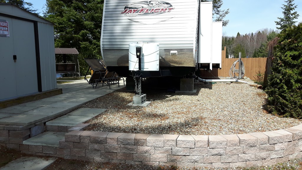 camping domaine du lac cedriere | 40 QC-315, Montpellier, QC J0V 1M0, Canada | Phone: (613) 297-7278