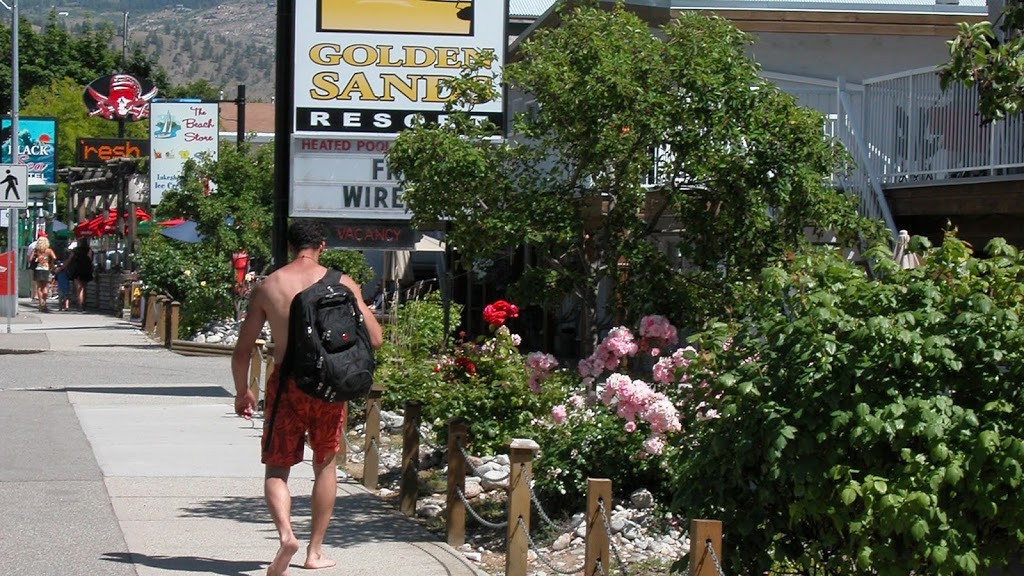 Golden Sands Resort Motel | 1028 Lakeshore Dr, Penticton, BC V2A 1C1, Canada | Phone: (250) 492-4210