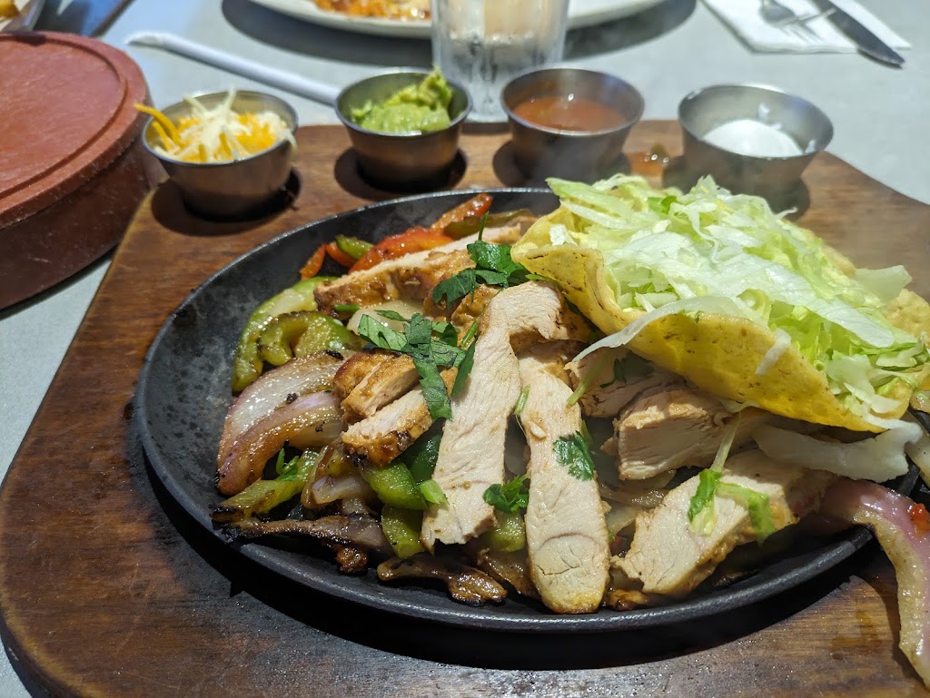 3 Amigos (Laval) | 2033 Blvd. Saint-Martin O, Laval, QC H7S 1N3, Canada | Phone: (450) 682-6777