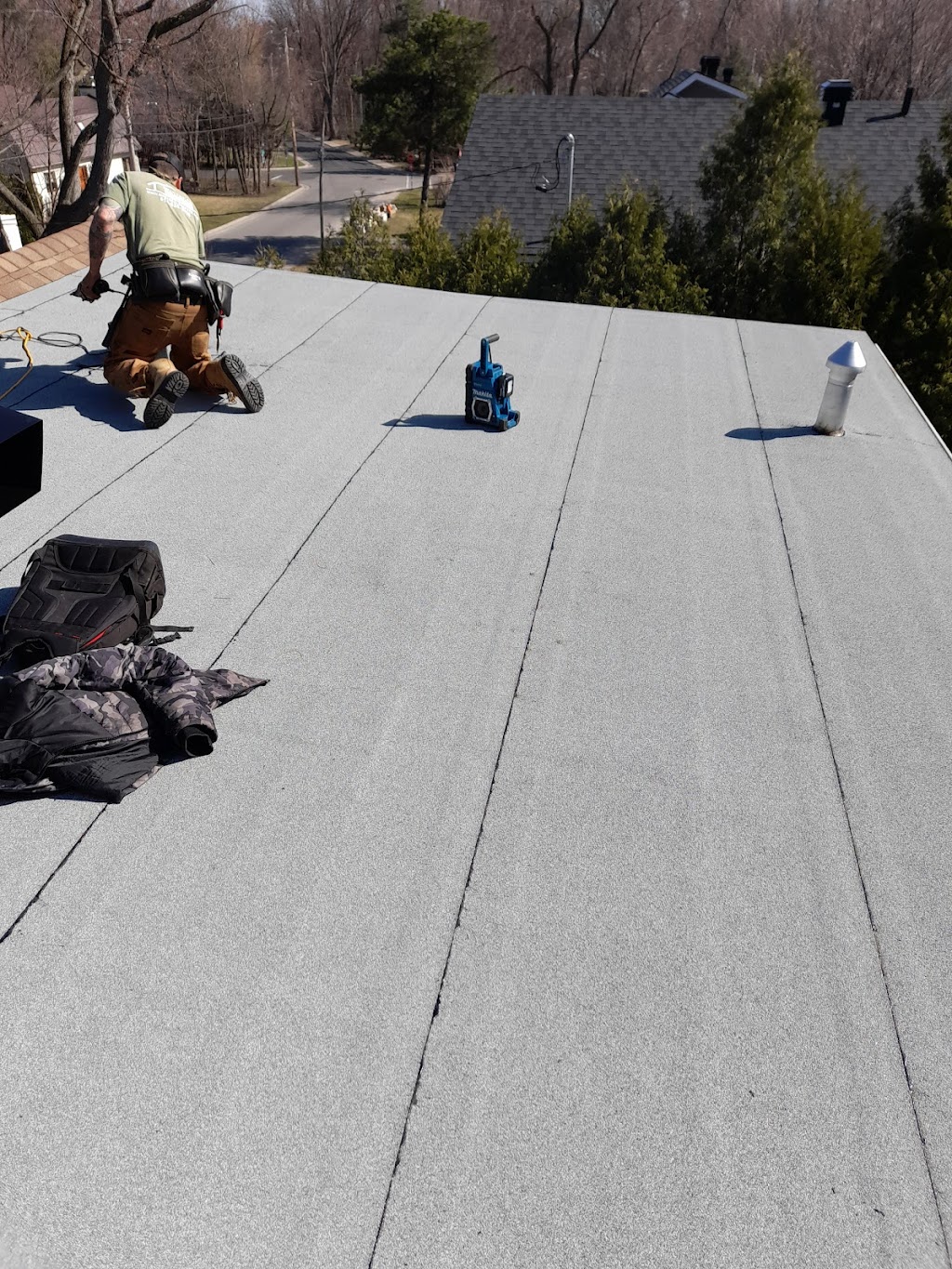 MONTREAL ROOFERS | 164 Av. Seigniory, Pointe-Claire, QC H9R 1K1, Canada | Phone: (514) 497-8337