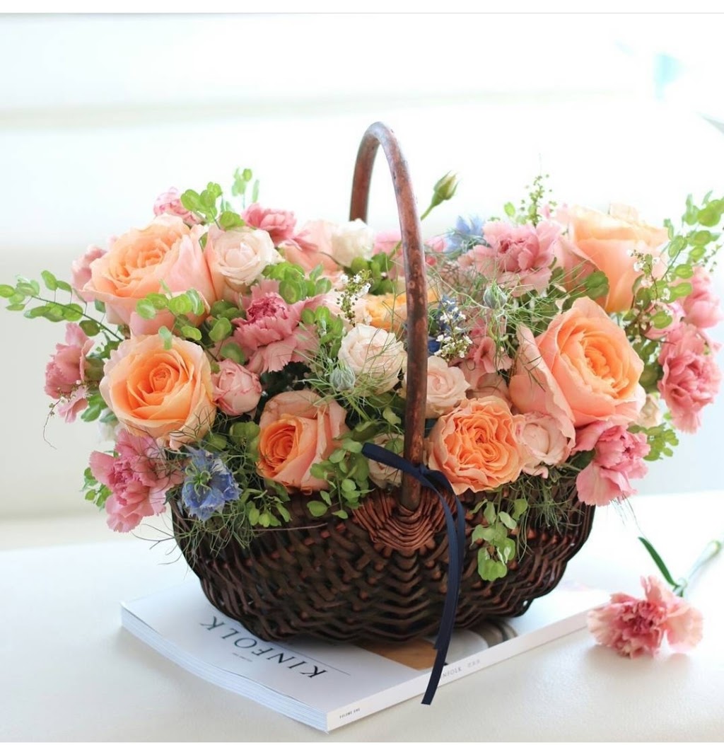 Meadows Flowers | 19150 Lougheed Hwy #130, Pitt Meadows, BC V3Y 2H6, Canada | Phone: (604) 465-1111