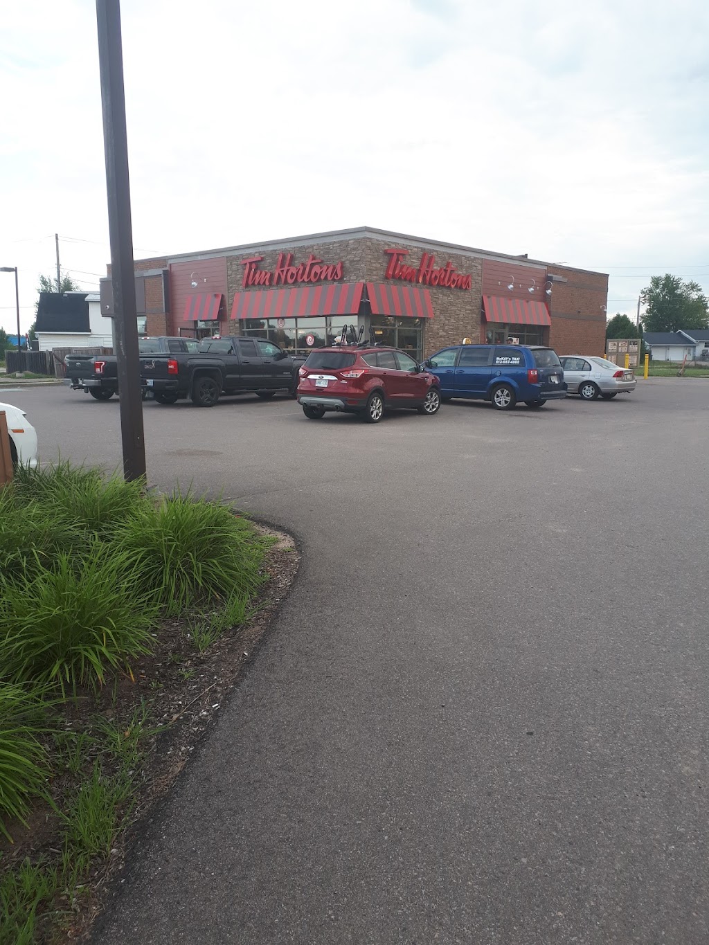 Tim Hortons | 3381 Petawawa Blvd, Petawawa, ON K8H 1X6, Canada | Phone: (613) 687-7097